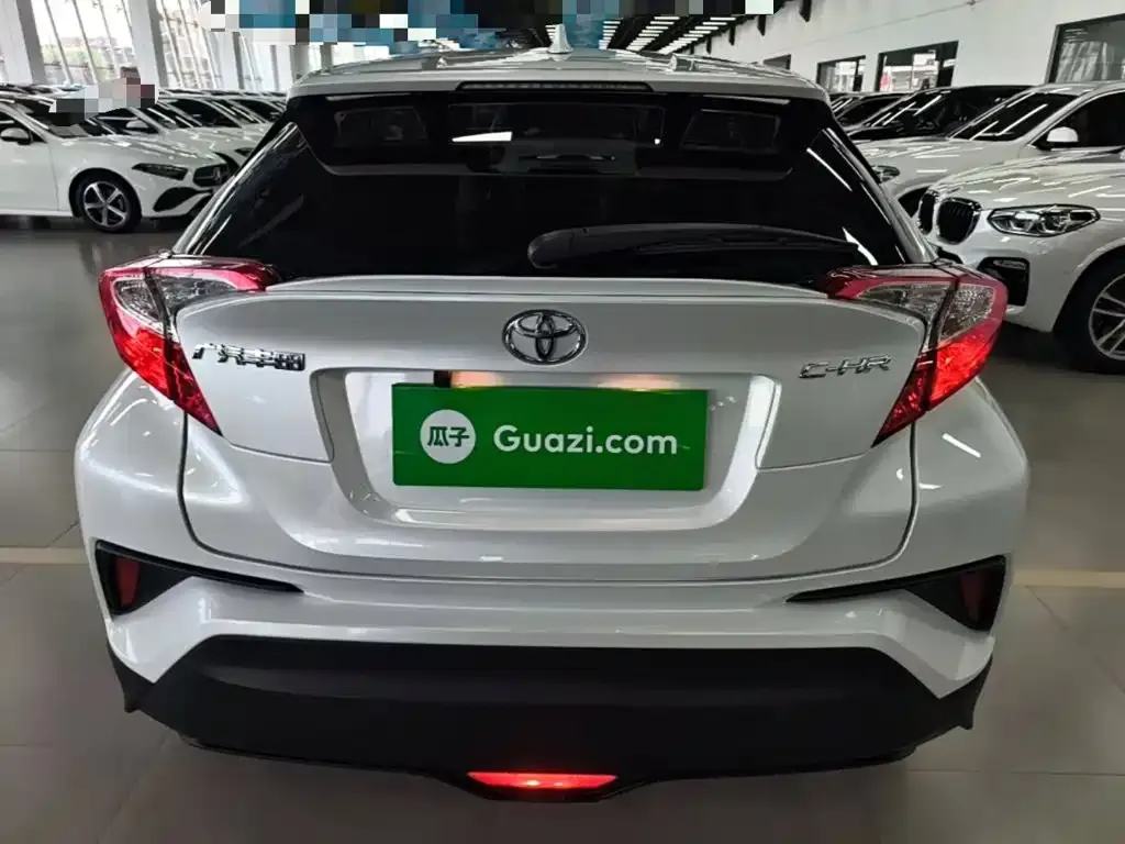 Toyota C-HR — фото 7