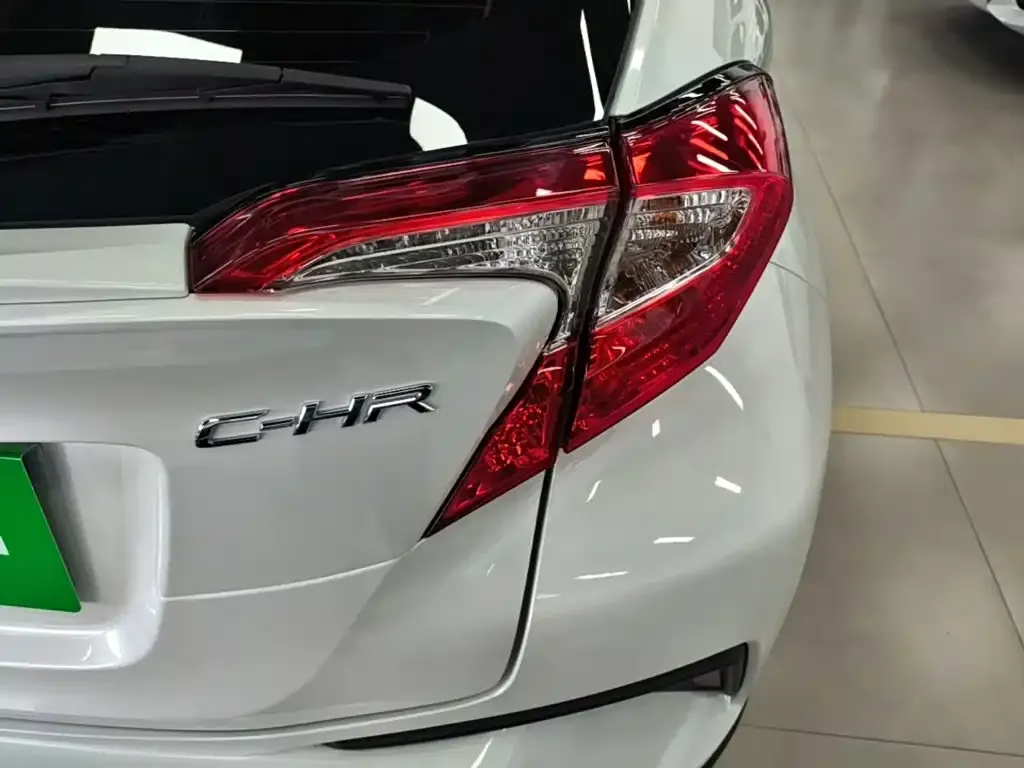 Toyota C-HR — фото 3