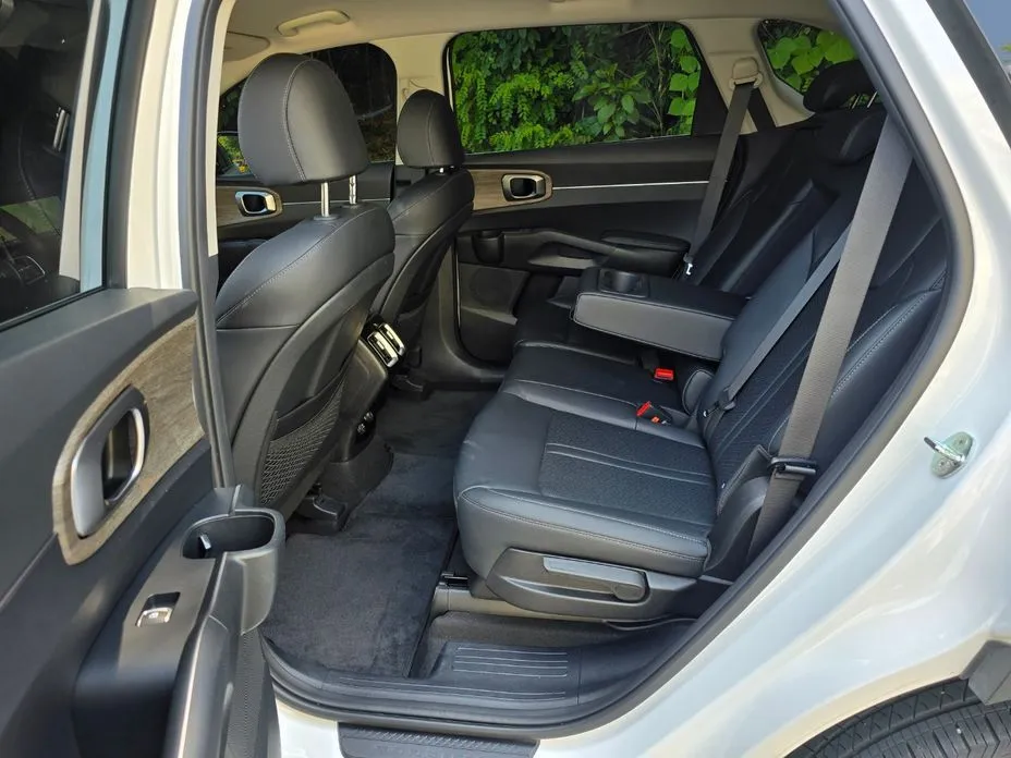 Kia Sorento — фото 9