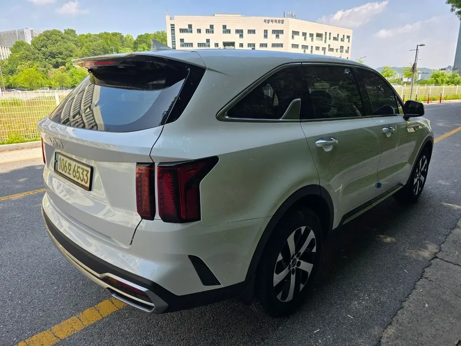 Kia Sorento — фото 6