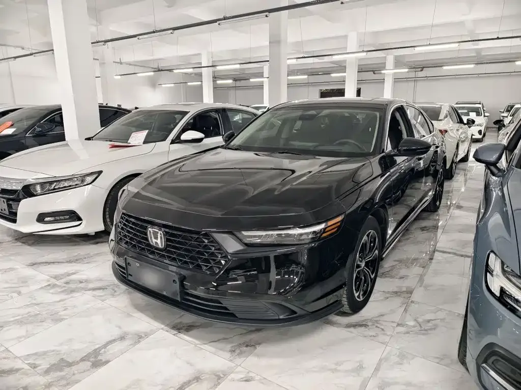 Honda Accord — фото 1