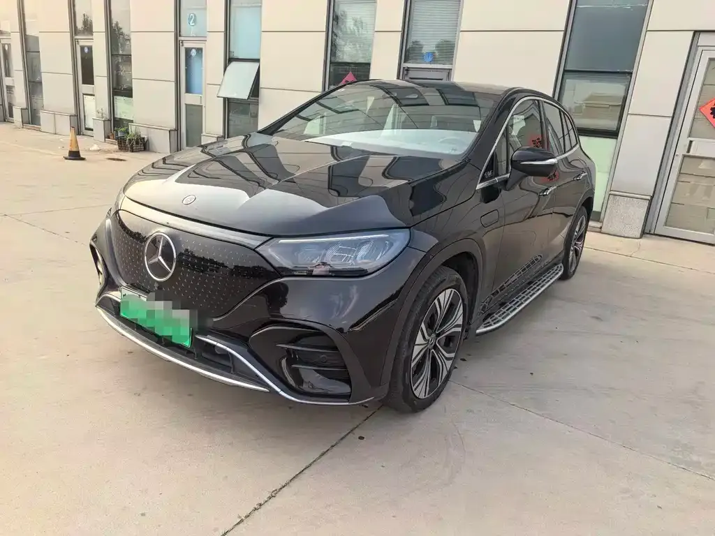 Mercedes-Benz EQE SUV — фото 1