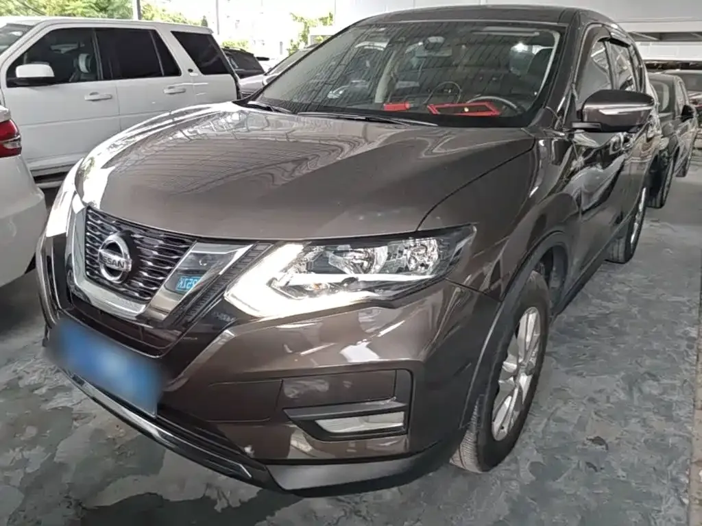 Nissan X-Trail — фото 1