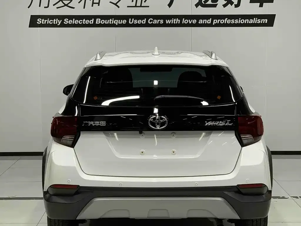 Toyota Yaris L — фото 7
