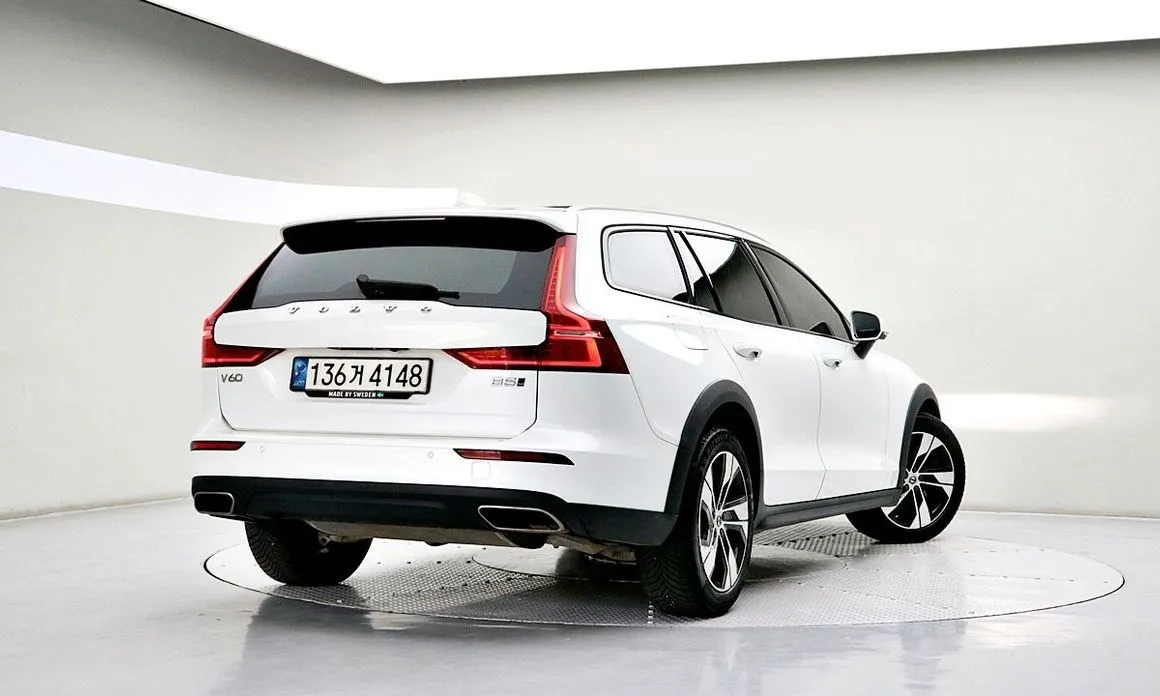 Volvo V60 — фото 9