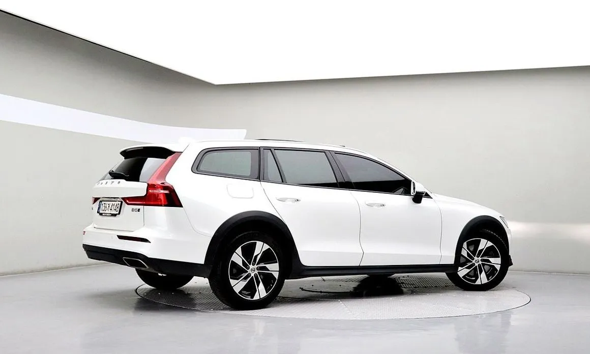 Volvo V60 — фото 10