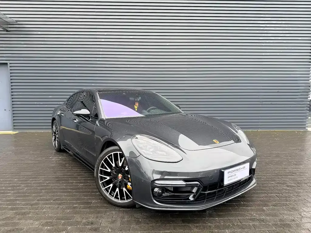 Porsche Panamera — фото 1
