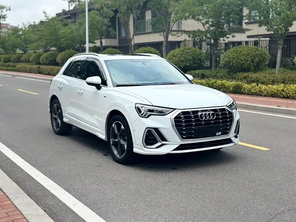 Audi Q3 — фото 10