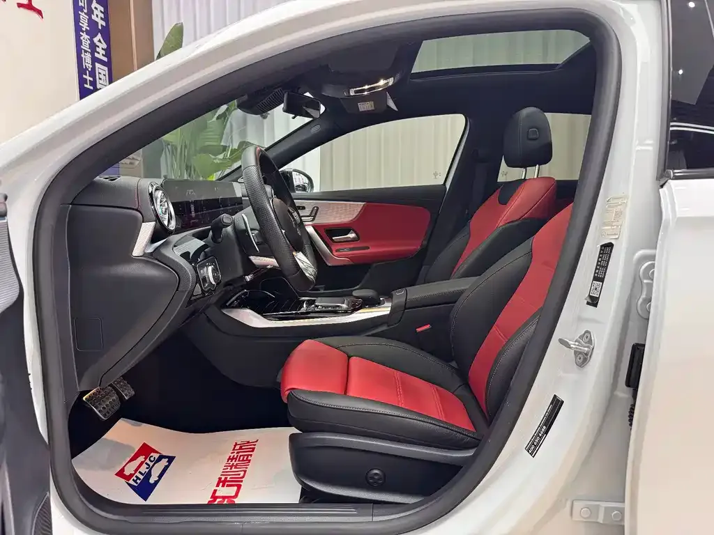 Mercedes-Benz A-Class AMG — фото 5