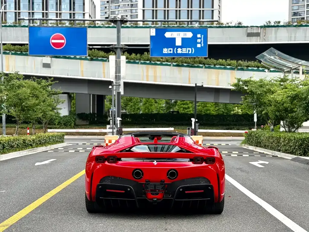 Ferrari SF90 — фото 4