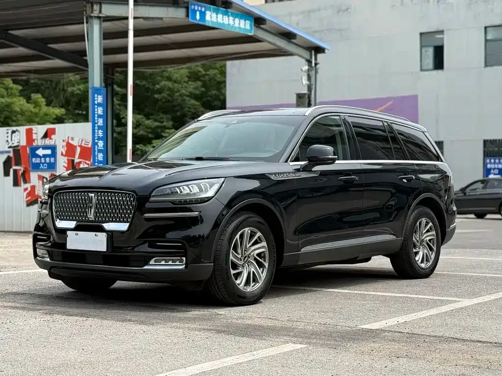 Lincoln Aviator — фото 1