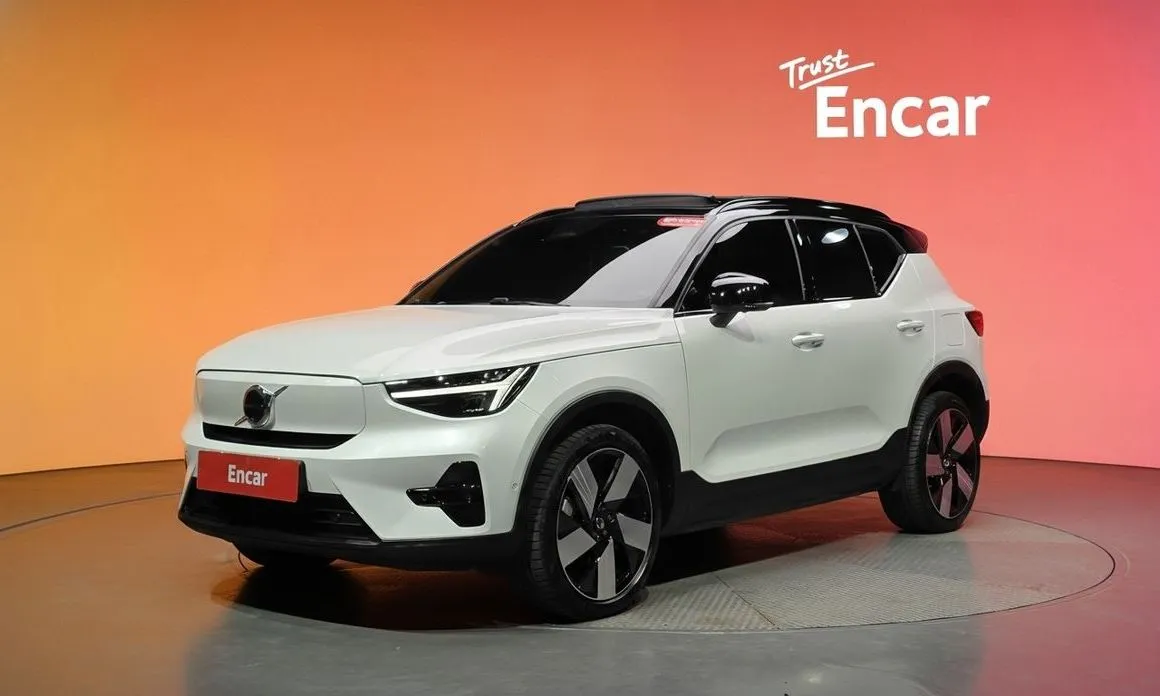 Volvo XC40 — фото 1