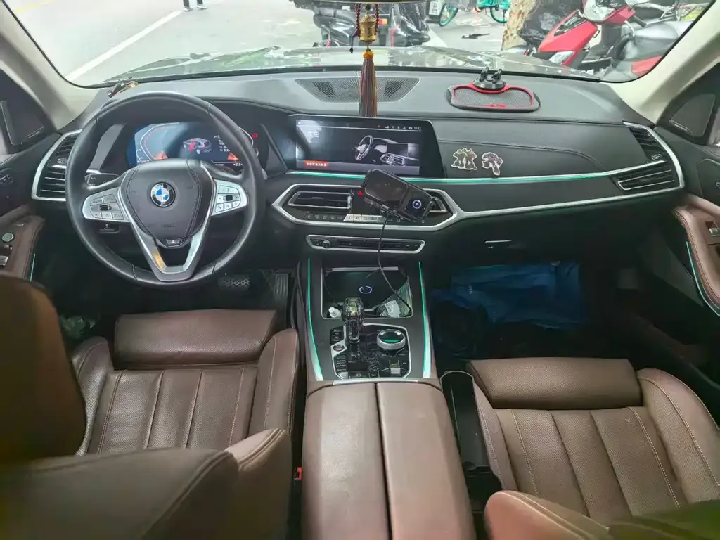 BMW X7 — фото 2