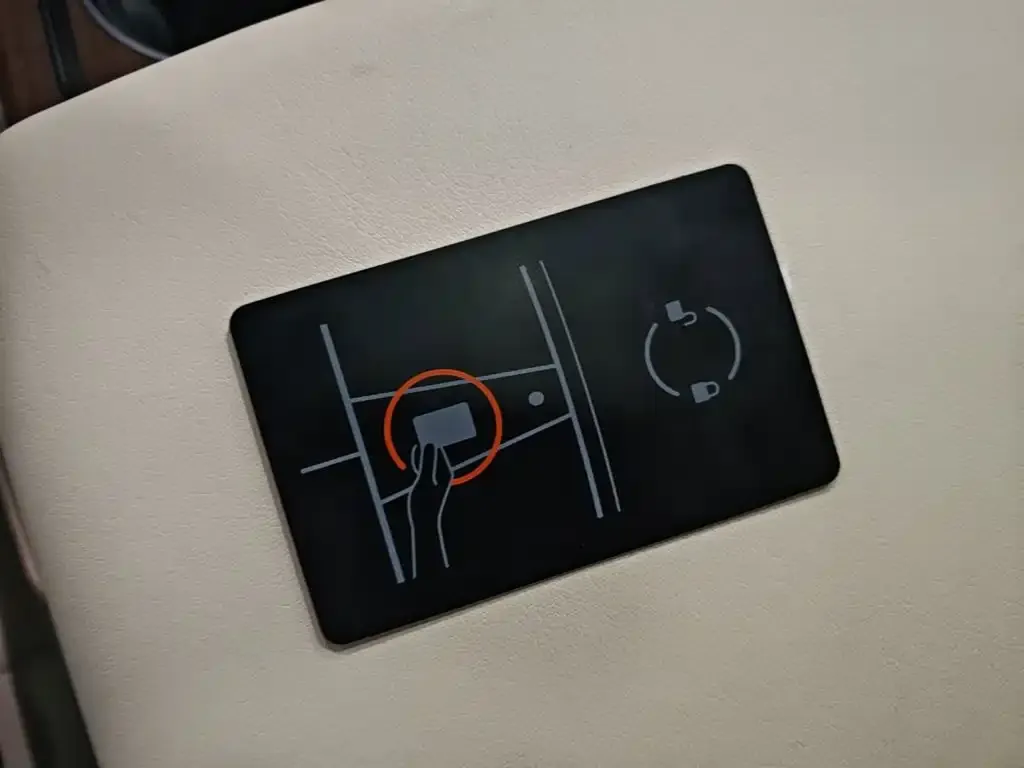 Tesla Model X — фото 3