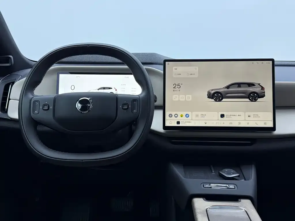 Volvo XC70 Plug-in Hybrid — фото 3