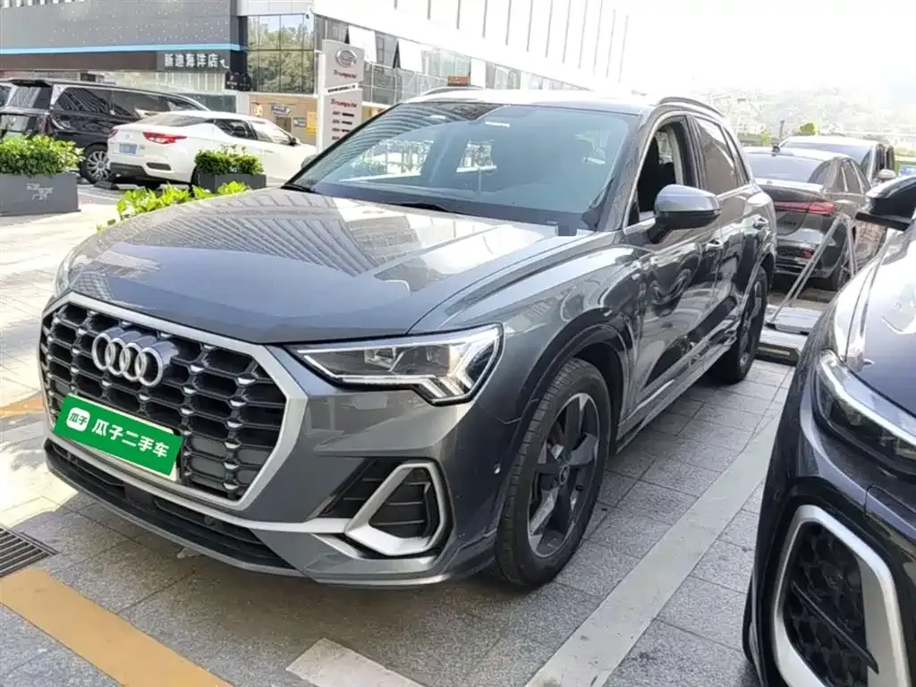 Audi Q3 — фото 1