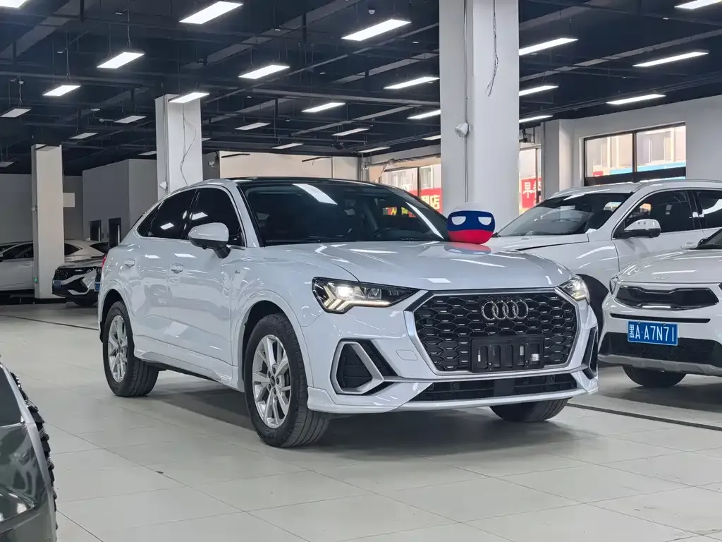 Audi Q3 Sportback — фото 7