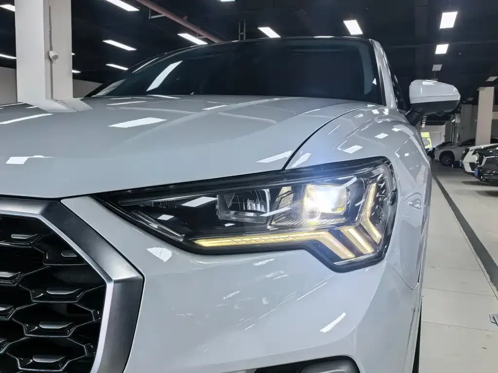 Audi Q3 Sportback — фото 3