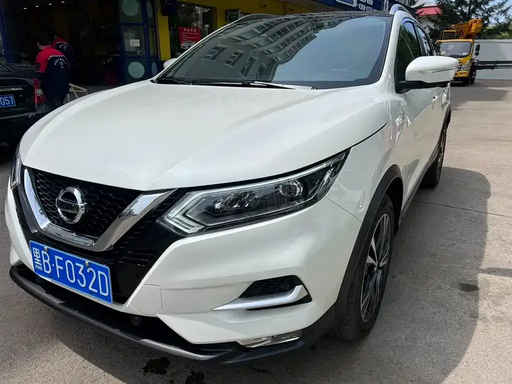 Nissan Qashqai — фото 1