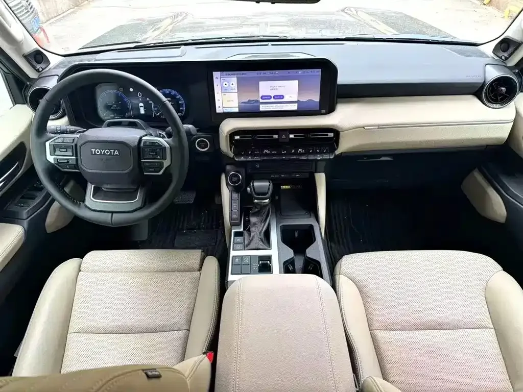 Toyota Prado — фото 1