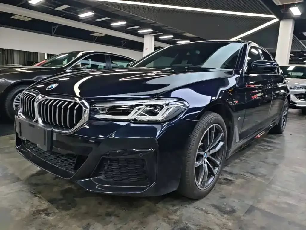 BMW 5 Series — фото 1