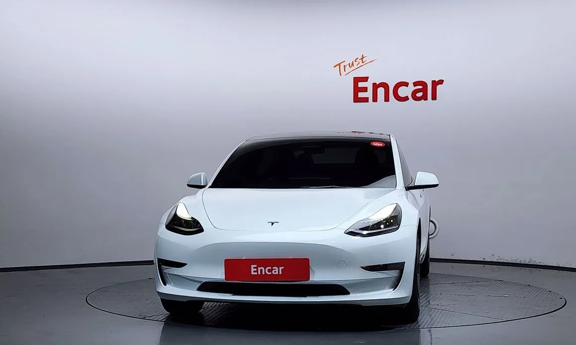 Tesla Model 3 — фото 2