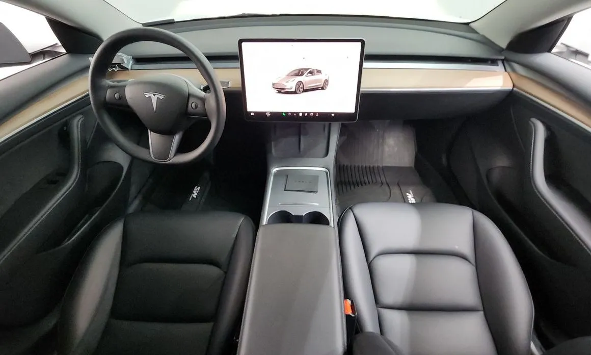 Tesla Model 3 — фото 5