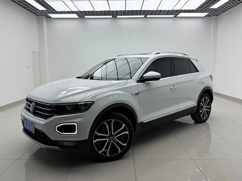 Volkswagen T-Roc — фото 1
