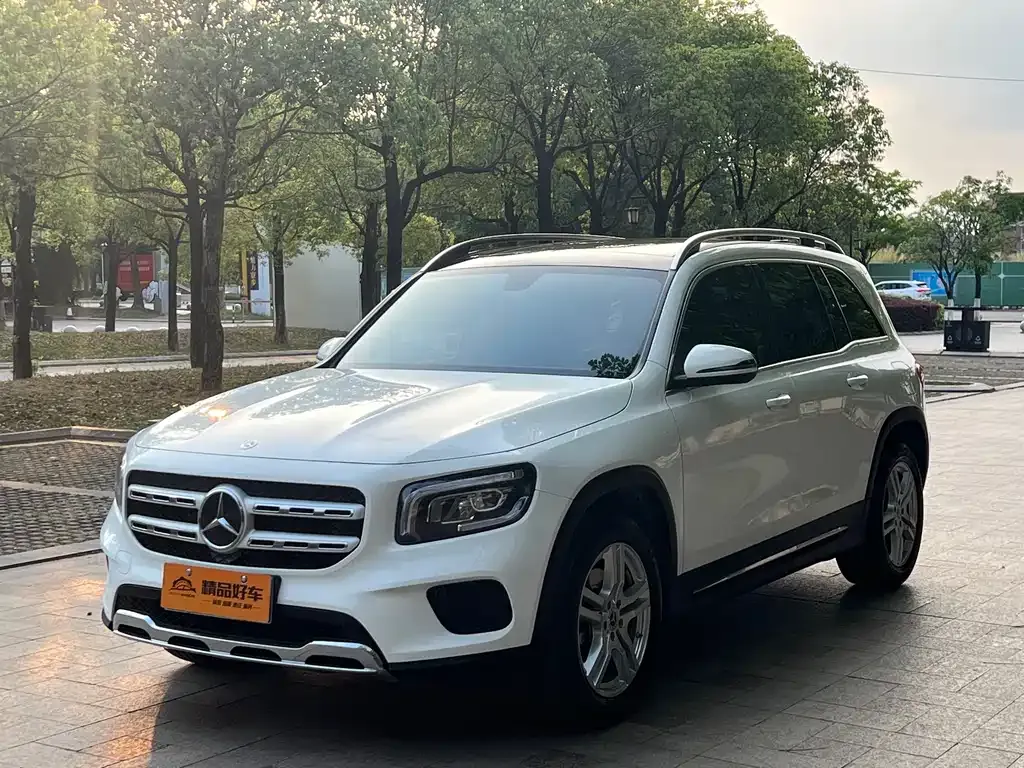Mercedes-Benz GLB — фото 1