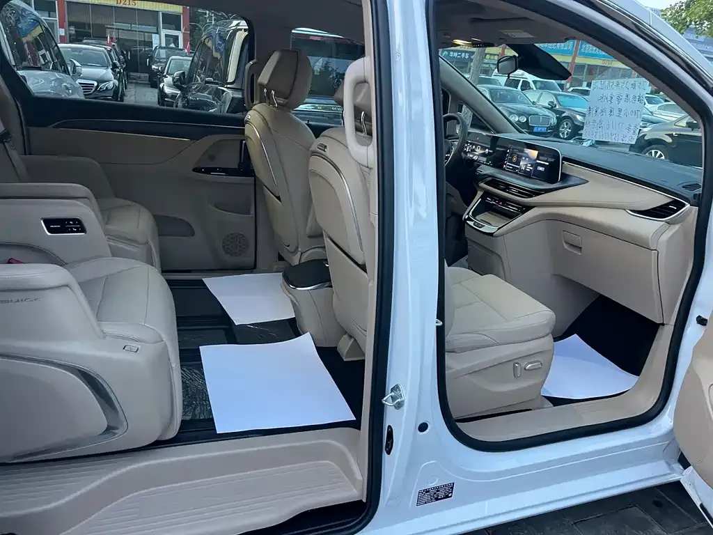 Buick GL8 Hybrid — фото 8
