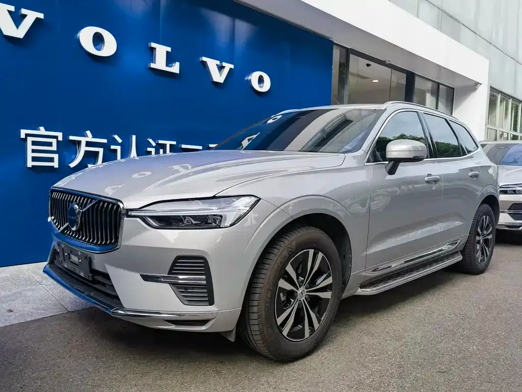 Volvo XC60 — фото 1