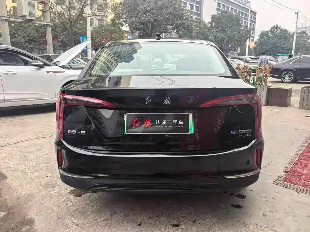Hongqi E-QM5 — фото 4