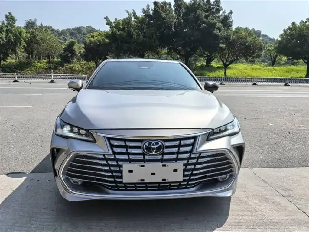 Toyota Avalon — фото 2