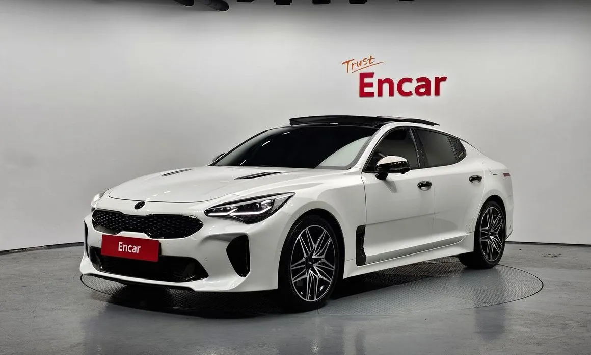 Kia Stinger — фото 1