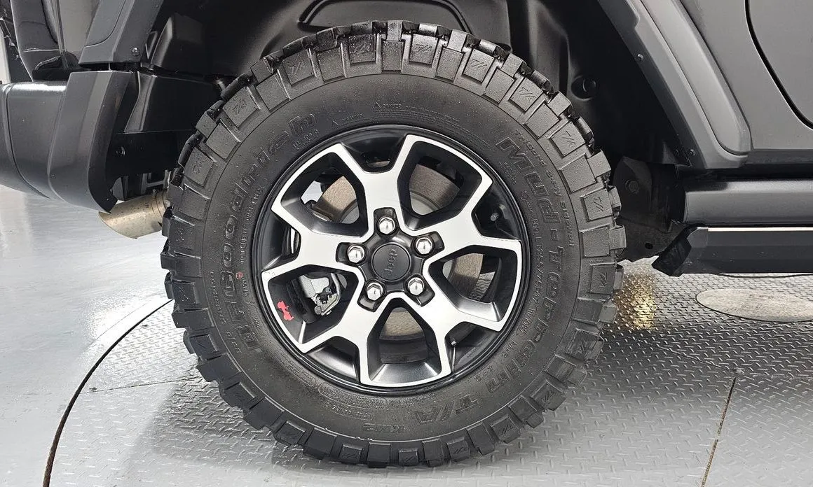 Jeep Wrangler — фото 8