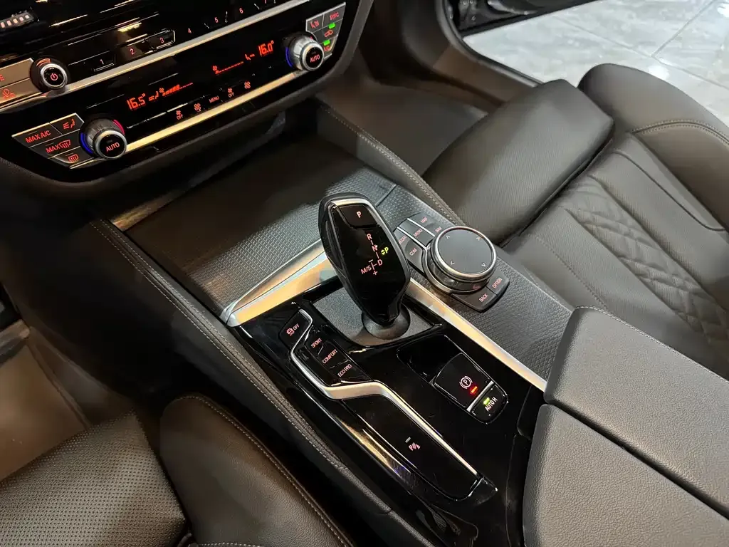 BMW 5 Series (Import) — фото 10