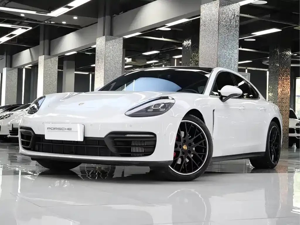 Porsche Panamera — фото 1