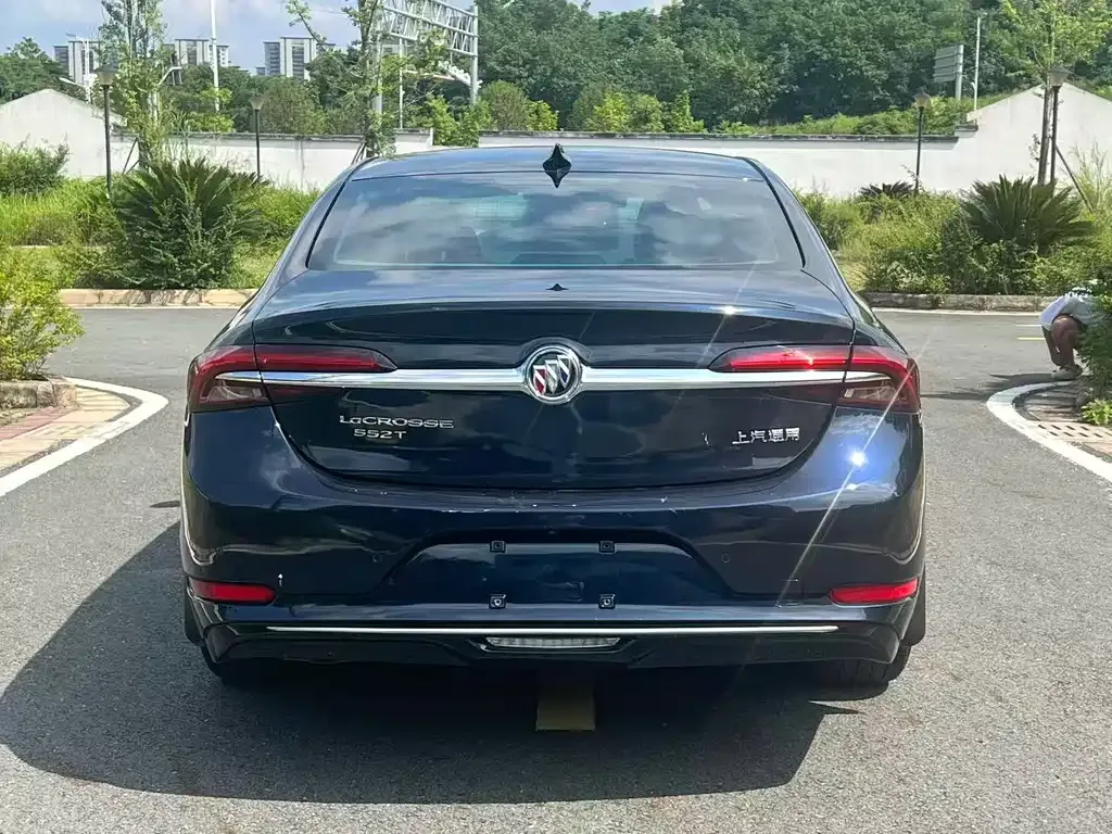 Buick LaCrosse — фото 5