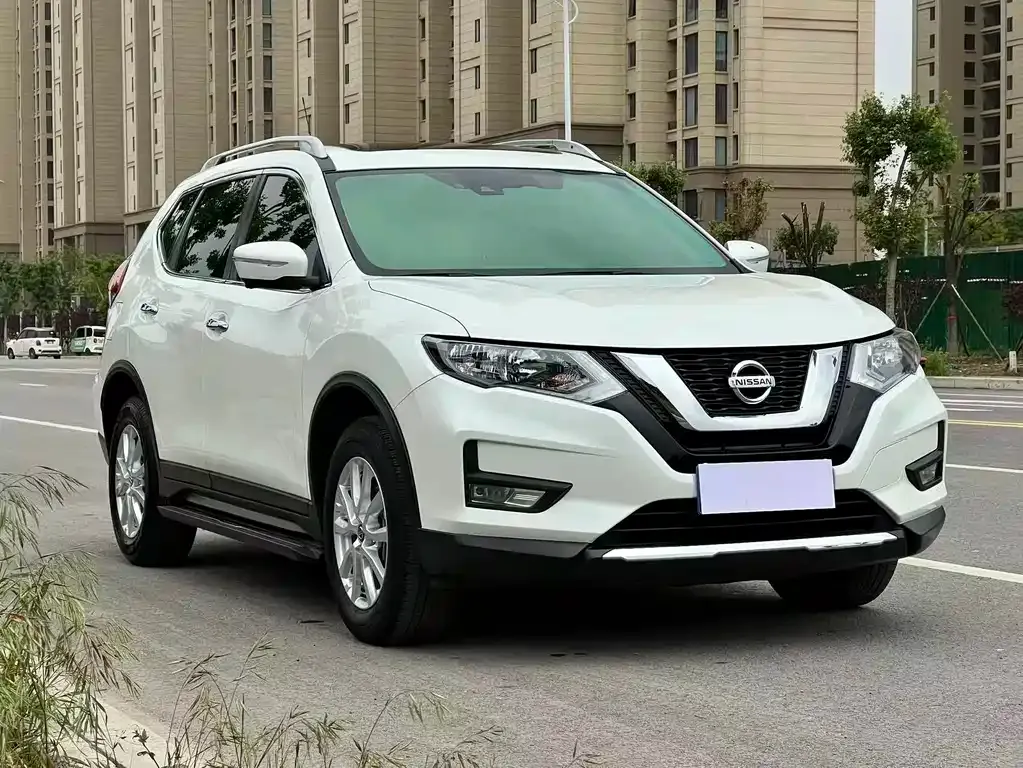 Nissan X-Trail — фото 1