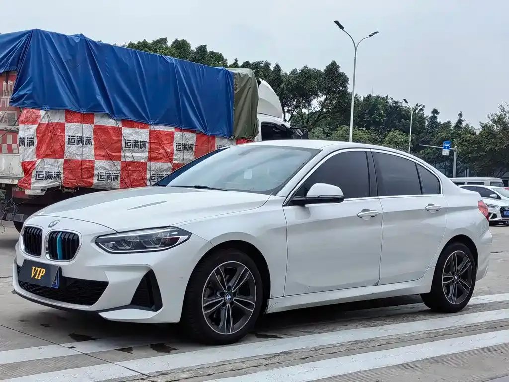BMW 1 Series — фото 1