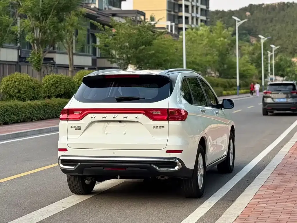 Haval M6 — фото 10