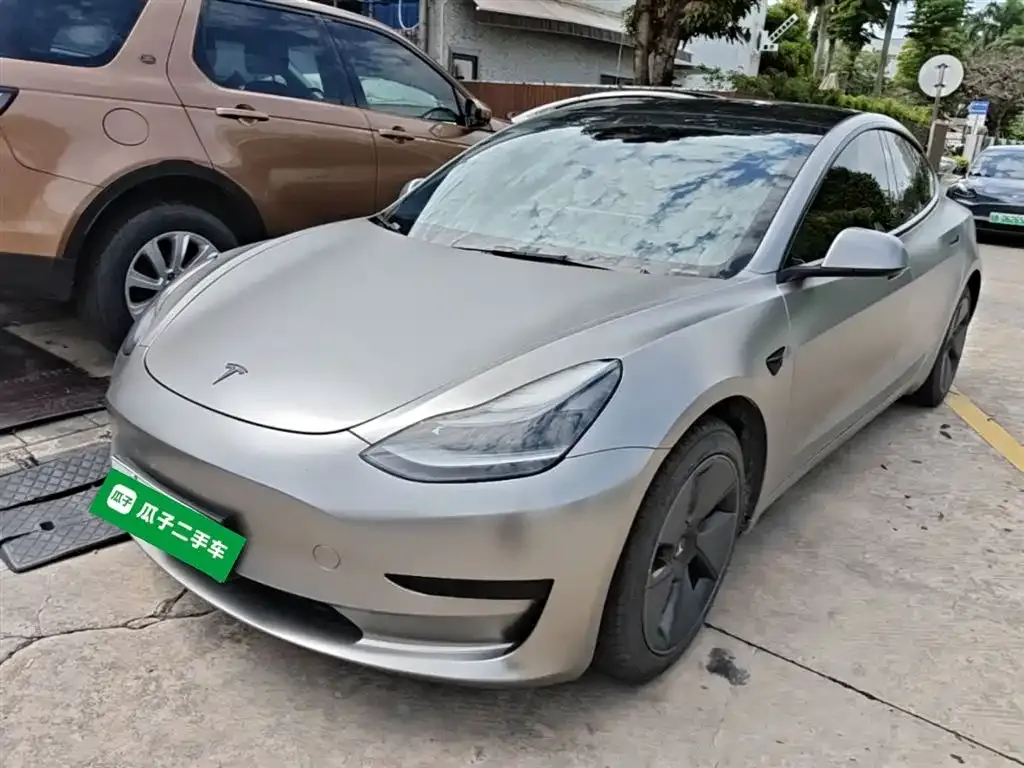 Tesla Model 3 — фото 10