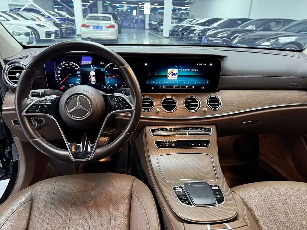 Mercedes-Benz E-Class — фото 10