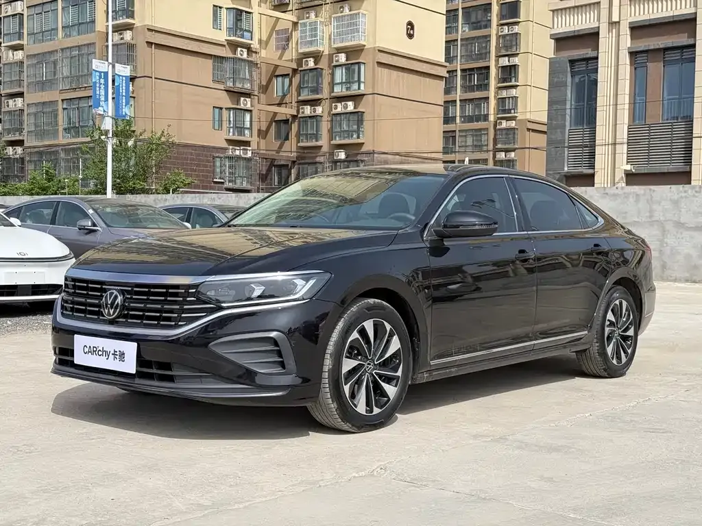 Volkswagen Passat — фото 1