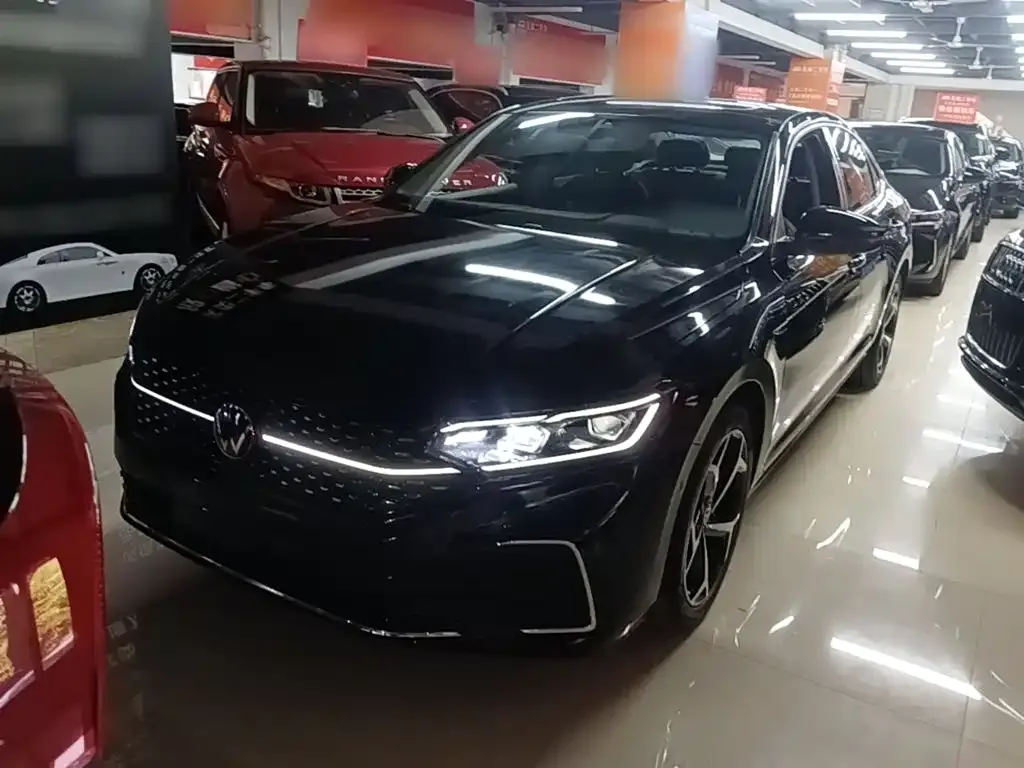 Volkswagen Passat — фото 1