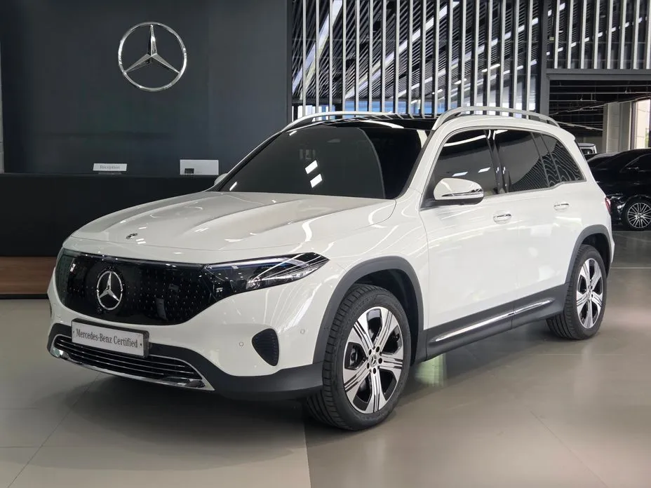 Mercedes-Benz EQB — фото 1