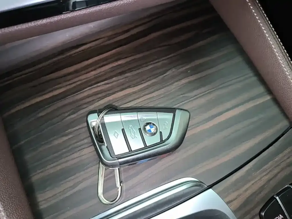 BMW 5 Series New Energy — фото 10