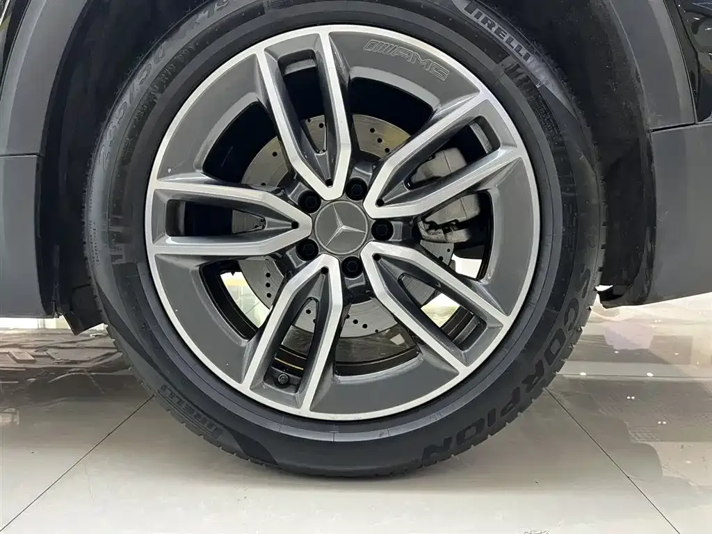 Mercedes-Benz GLB AMG — фото 10