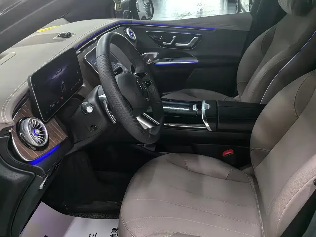 Mercedes-Benz EQE SUV — фото 2