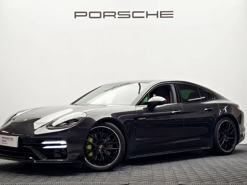 Porsche Panamera Hybrid — фото 1